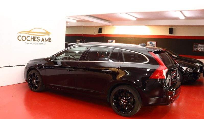 VOLVO V60 OCEAN RACE BLACK EDITION lleno