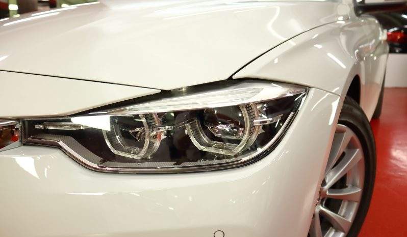 BMW 320d Touring lleno