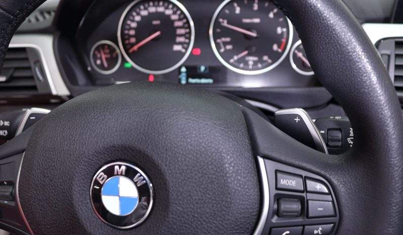 BMW 320d Touring lleno