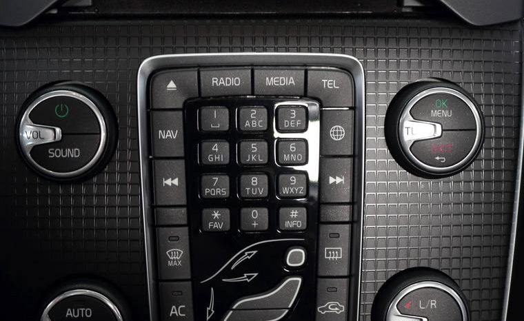 VOLVO V40 2.0 D4 RDesign Momentum Auto 5p. lleno