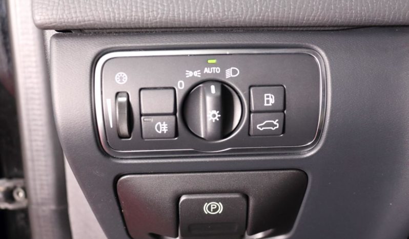 VOLVO XC60 2.0 D3 Kinetic Auto 5p. lleno