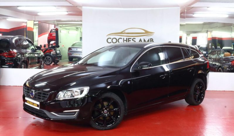 VOLVO V60 2.0 D2 RDesign Momentum (0)