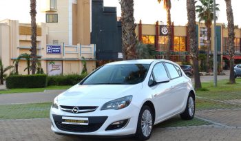 Opel Astra lleno