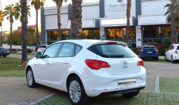 Opel Astra lleno