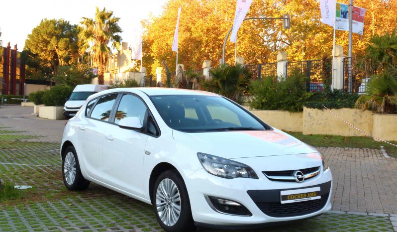 Opel Astra lleno