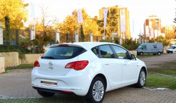 Opel Astra lleno