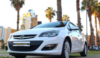 Opel Astra lleno