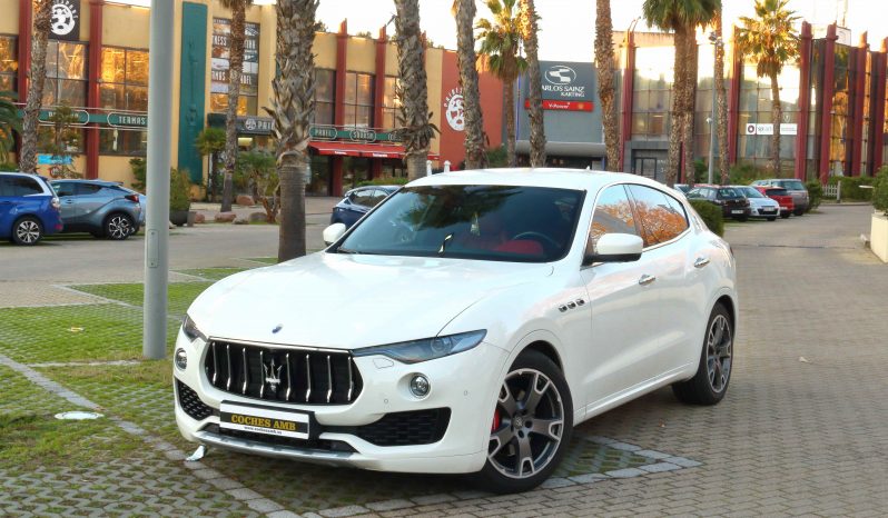 MASERATI Levante V6 275 HP D AWD lleno