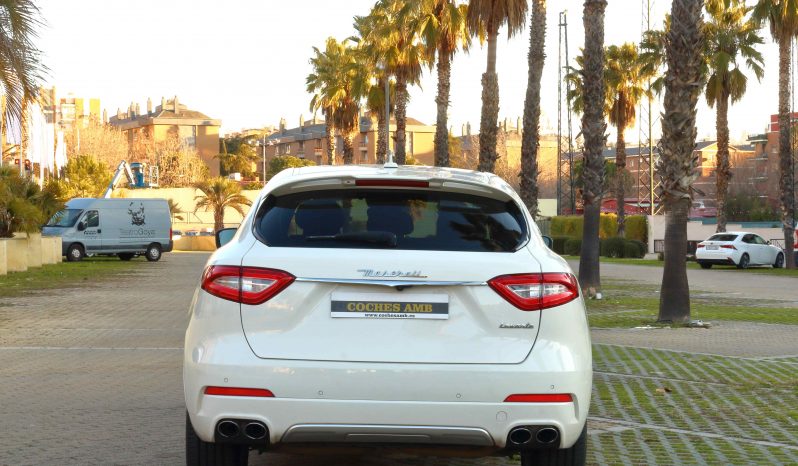 MASERATI Levante V6 275 HP D AWD lleno