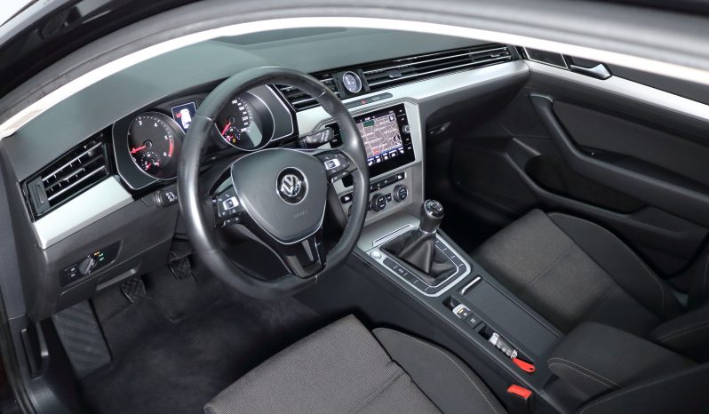 VOLKSWAGEN Passat 1.6 TDI 120CV Variant lleno