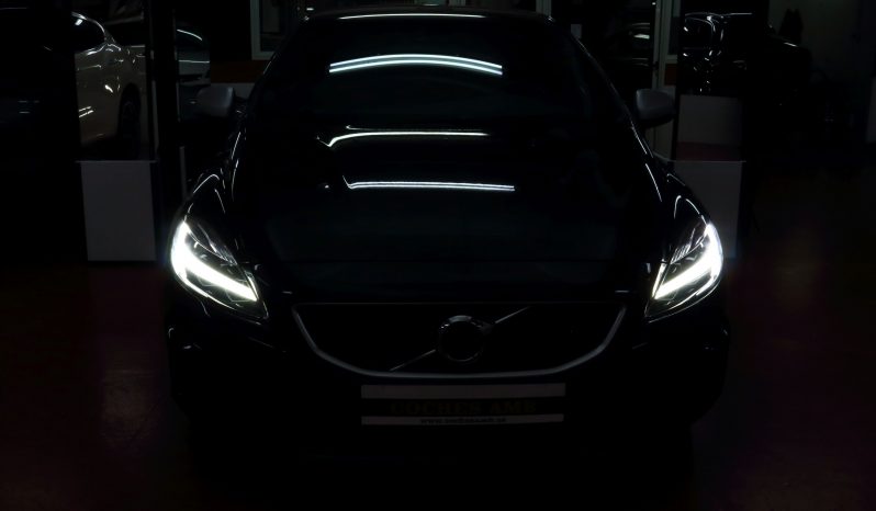 VOLVO V40 2.0 D3 RDesign lleno