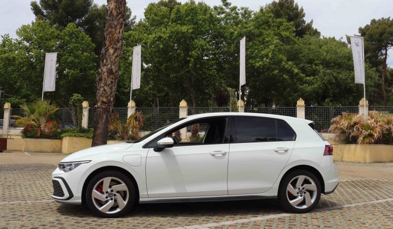 VOLKSWAGEN Golf GTE 1.4 TSI 245CV DSG lleno