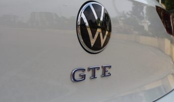 VOLKSWAGEN Golf GTE 1.4 TSI 245CV DSG lleno