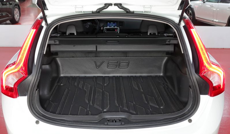 VOLVO V60 2.0 D3 Momentum lleno