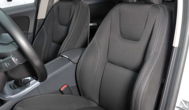 VOLVO V60 2.0 D3 Momentum lleno