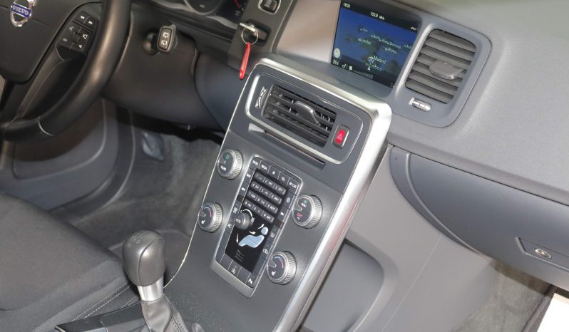 VOLVO V60 2.0 D3 Momentum lleno