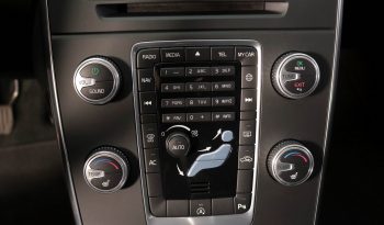 VOLVO V60 2.0 D3 Momentum lleno