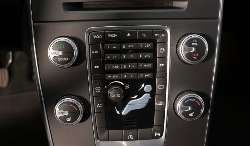 VOLVO V60 2.0 D3 Momentum lleno