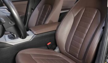 BMW 330e lleno