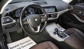 BMW 330e lleno
