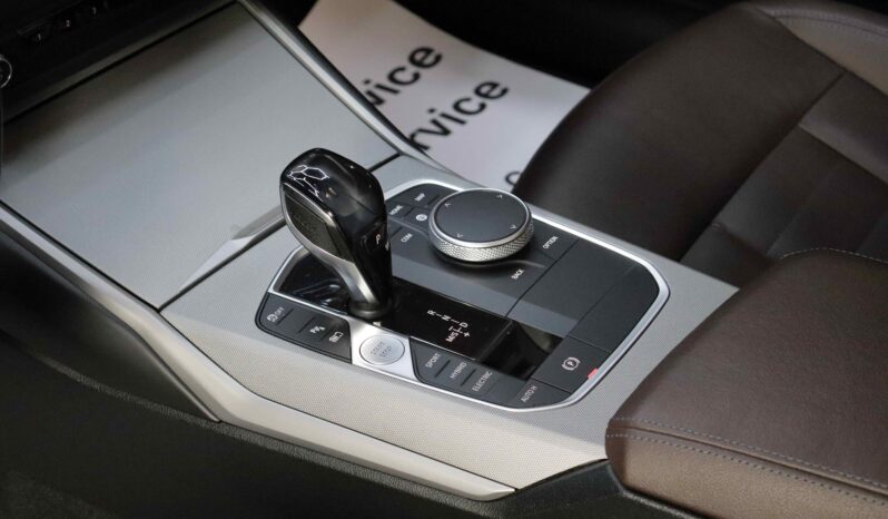 BMW 330e lleno