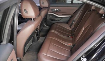 BMW 330e lleno