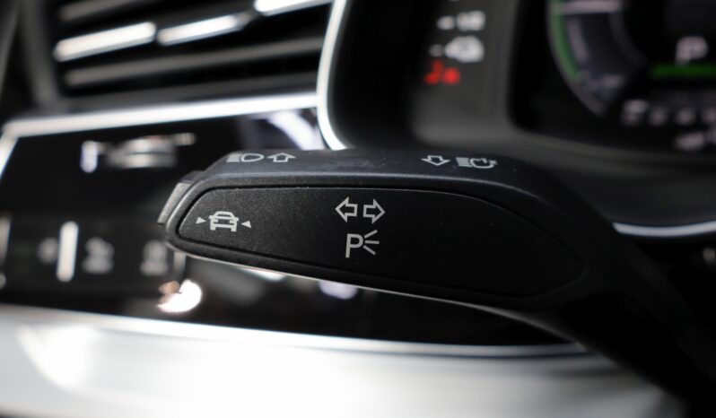AUDI Q7 S line 60TFSIe quattro lleno