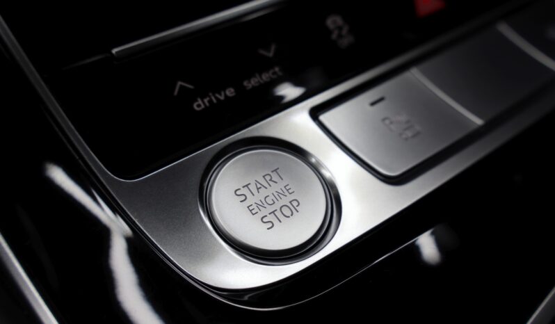 AUDI Q7 S line 60TFSIe quattro lleno