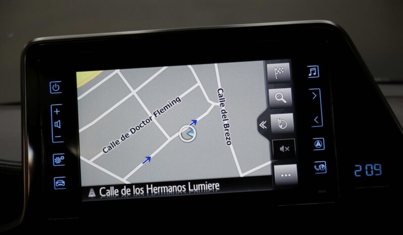 TOYOTA C-HR 1.8 125H Style Plus lleno