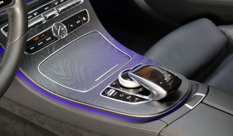 MERCEDES-BENZ E 200d lleno