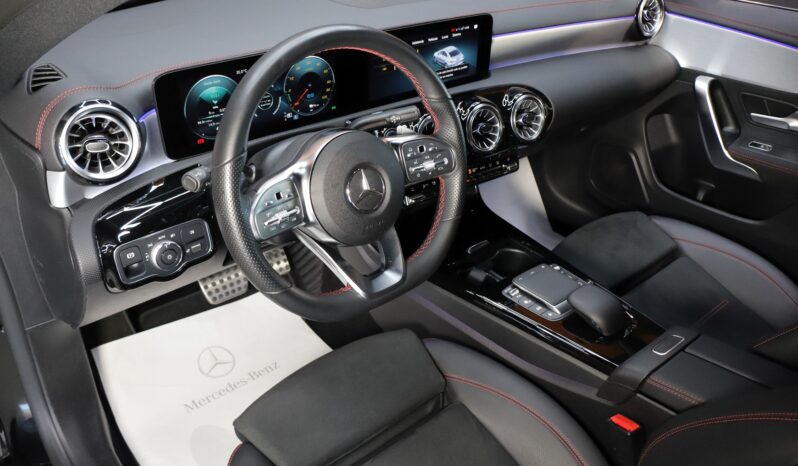 MERCEDES-BENZ CLA 250e lleno