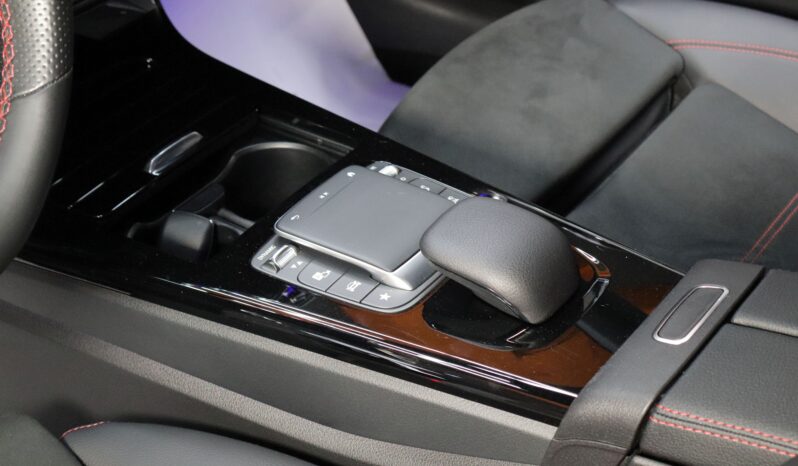 MERCEDES-BENZ CLA 250e lleno