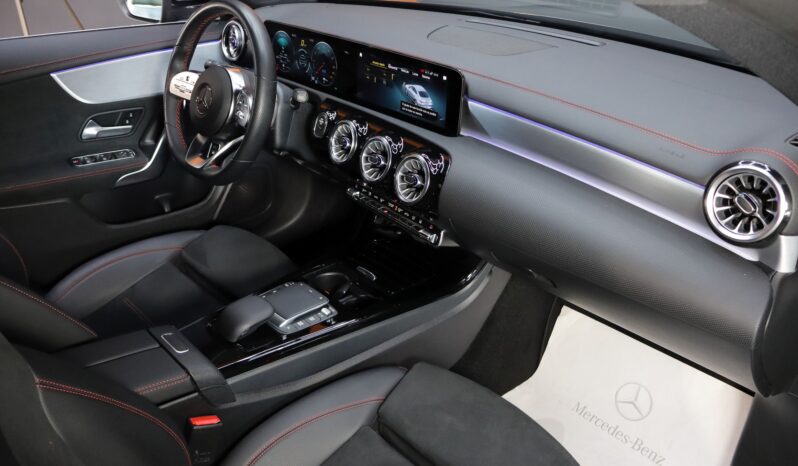 MERCEDES-BENZ CLA 250e lleno