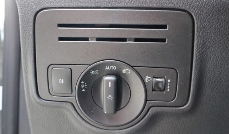 MERCEDES-BENZ Vito 111 CDI lleno