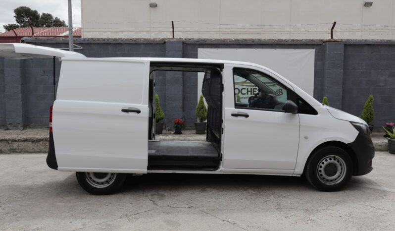 MERCEDES-BENZ Vito 111 CDI lleno