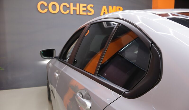 BMW 330e lleno