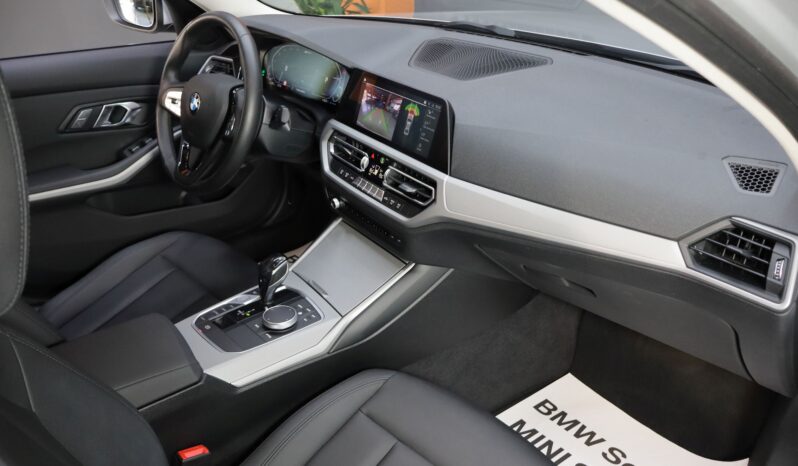 BMW 330e lleno