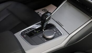 BMW 330e lleno