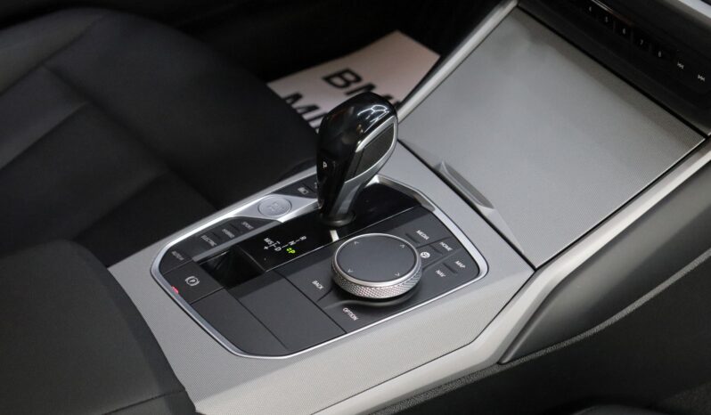 BMW 330e lleno