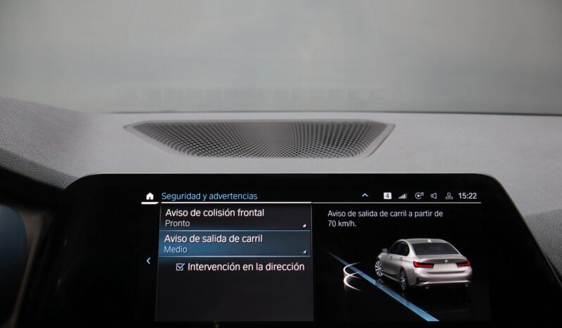 BMW 330e lleno