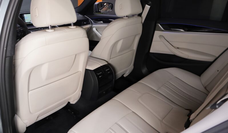 BMW 530e M iPerformance lleno