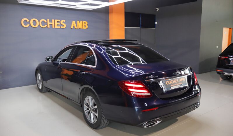 MERCEDES-BENZ E200d lleno