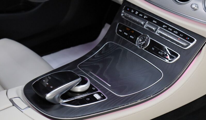 MERCEDES-BENZ E200d lleno
