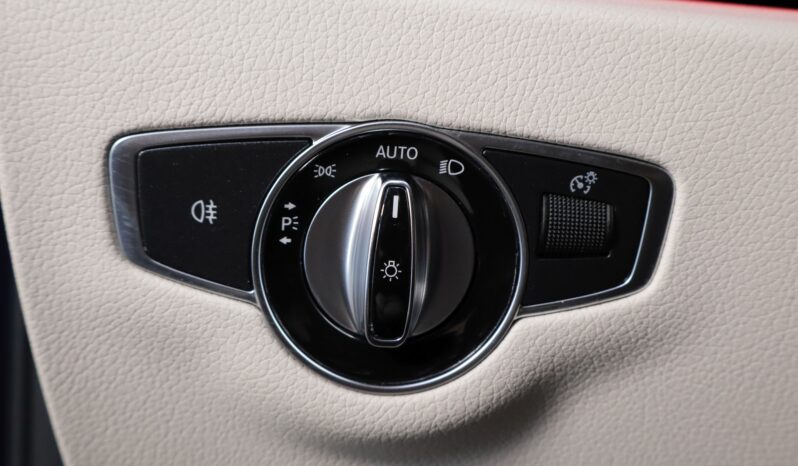 MERCEDES-BENZ E200d lleno