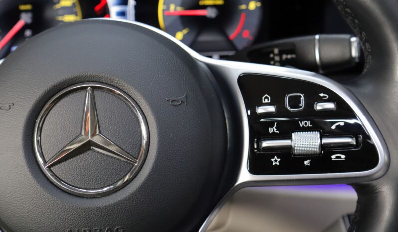 MERCEDES-BENZ E200d lleno