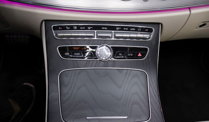 MERCEDES-BENZ E200d lleno