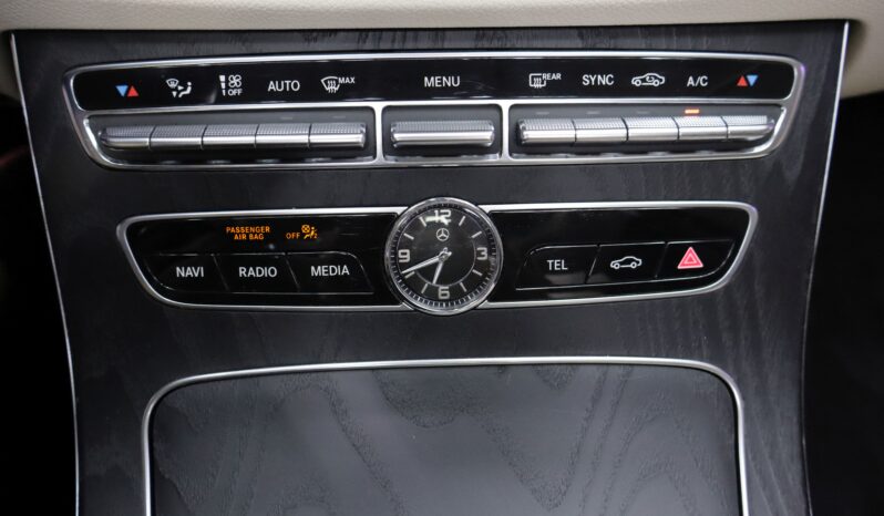MERCEDES-BENZ E200d lleno