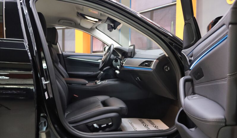 BMW 530e xDrive Touring lleno