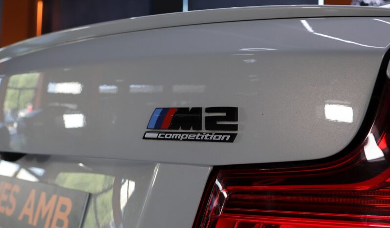 BMW M2 Competition lleno
