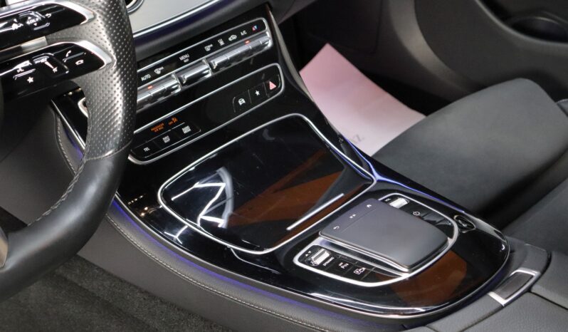 MERCEDES-BENZ E 300e AMG lleno